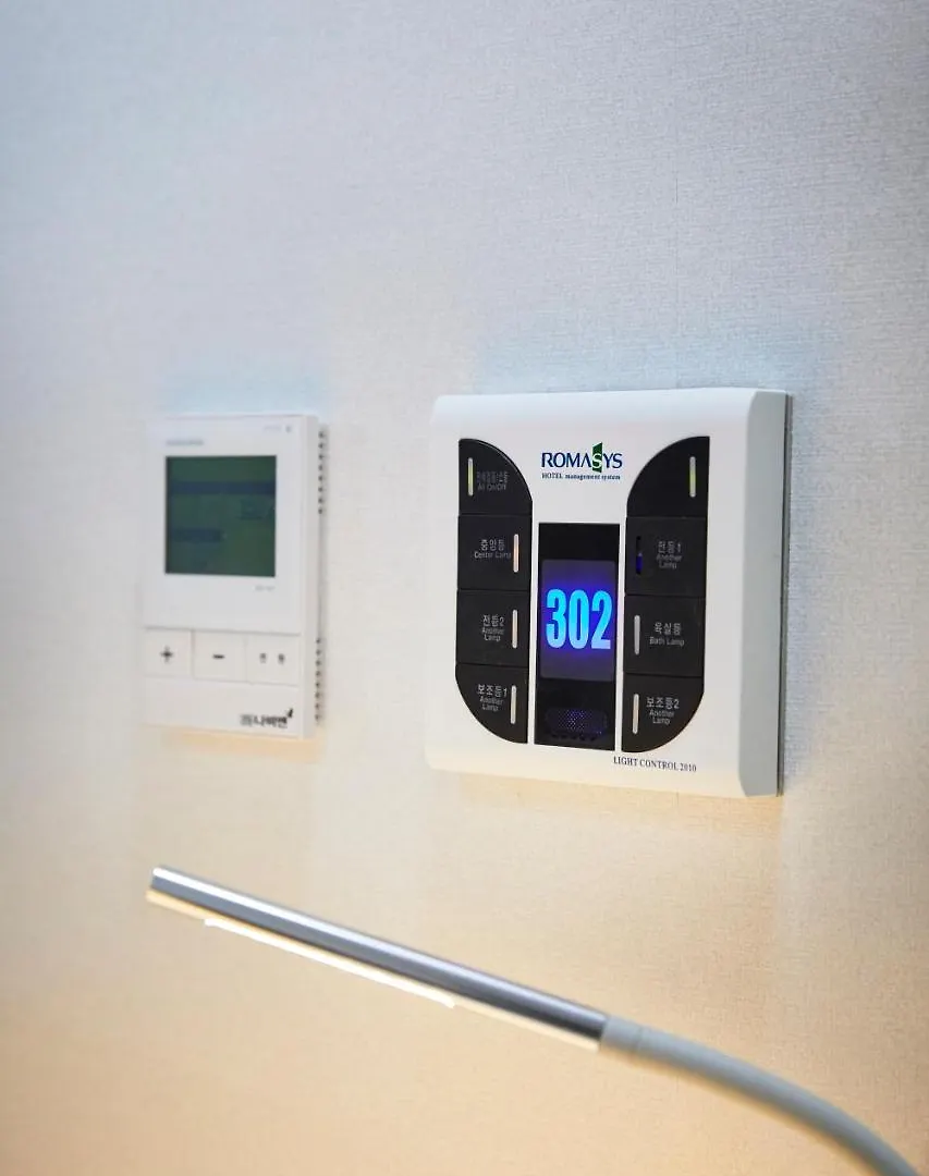 Dwell Dongdaemun Hotel Guri 3*,